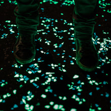 Solar Powered Glow in the Dark Garden Pebbles Garden Décor_14