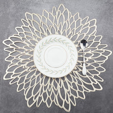 4/8pcs Flower Shape Pressed Vinyl Metallic Hollow Placemats For Dining Table_12