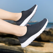 Slip On Fabric Upper Mens Breathable Knit Sneakers_0